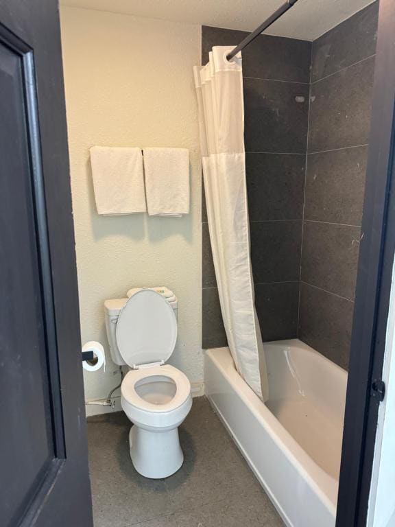 Standard Family Room room - Image 1