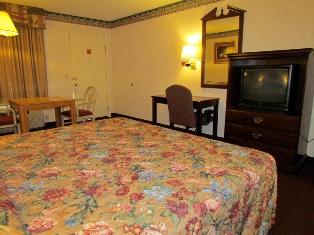 King Room - Non-Smoking room - Image 1