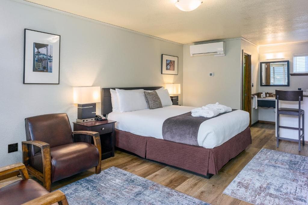 King Room - Non-Smoking room - Image 2