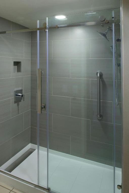 Queen Guest Room room - Image 3