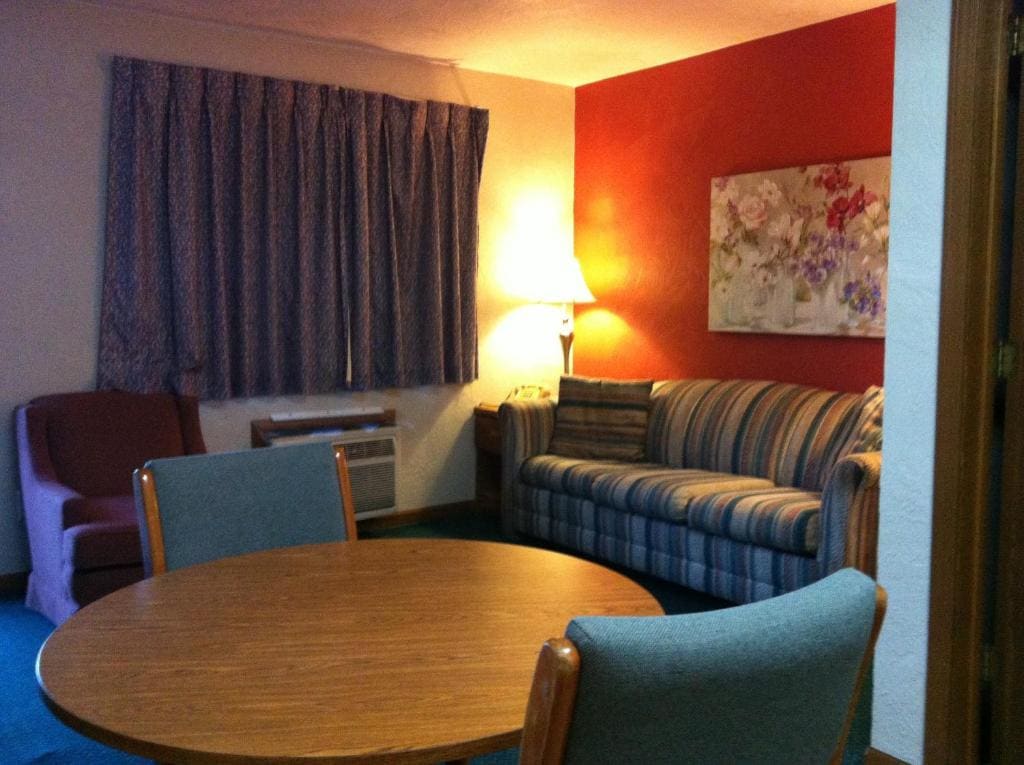 Twin Room with Two Twin Beds room - Image 2
