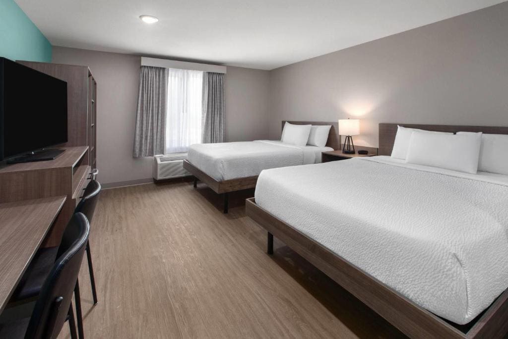 Suite with Two Queen Beds - Non-Smoking room - Image 3