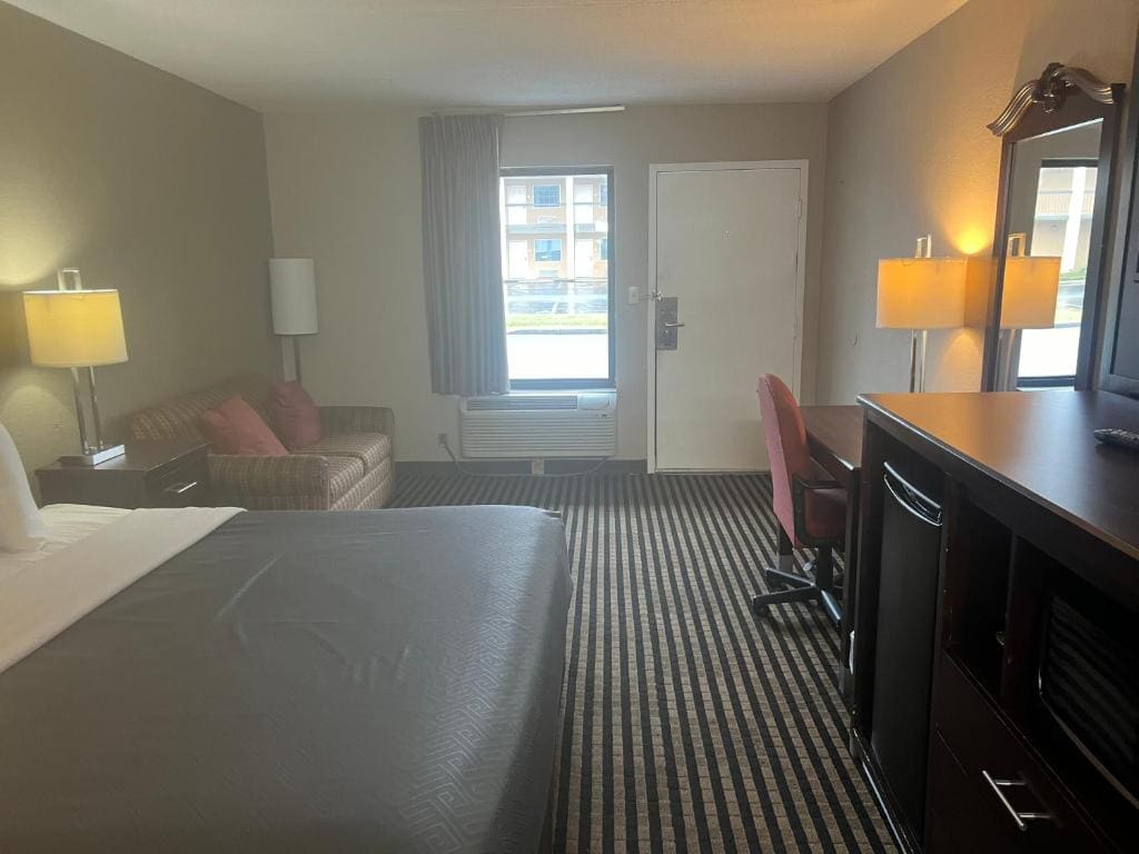 King Room - Non-Smoking room - Image 1