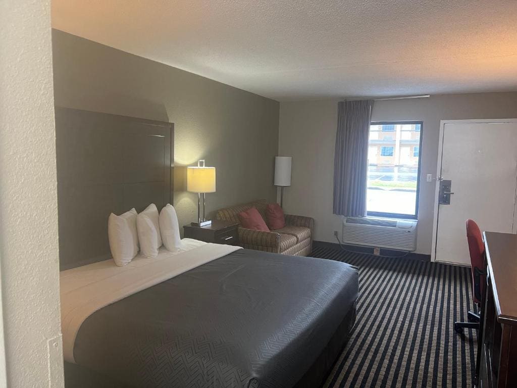 King Room - Non-Smoking room - Image 2