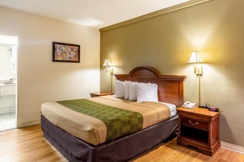 King Room - Accessible/Non-Smoking room - Image 3