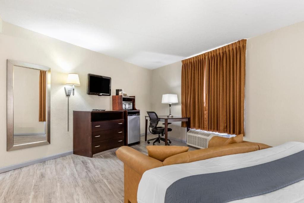 King Room with Pool View room - Image 2