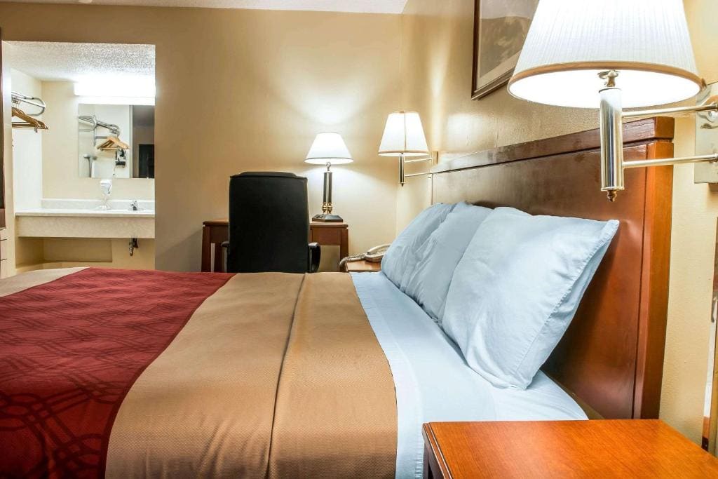 Double Room with Two Double Beds - Non-Smoking room - Image 2