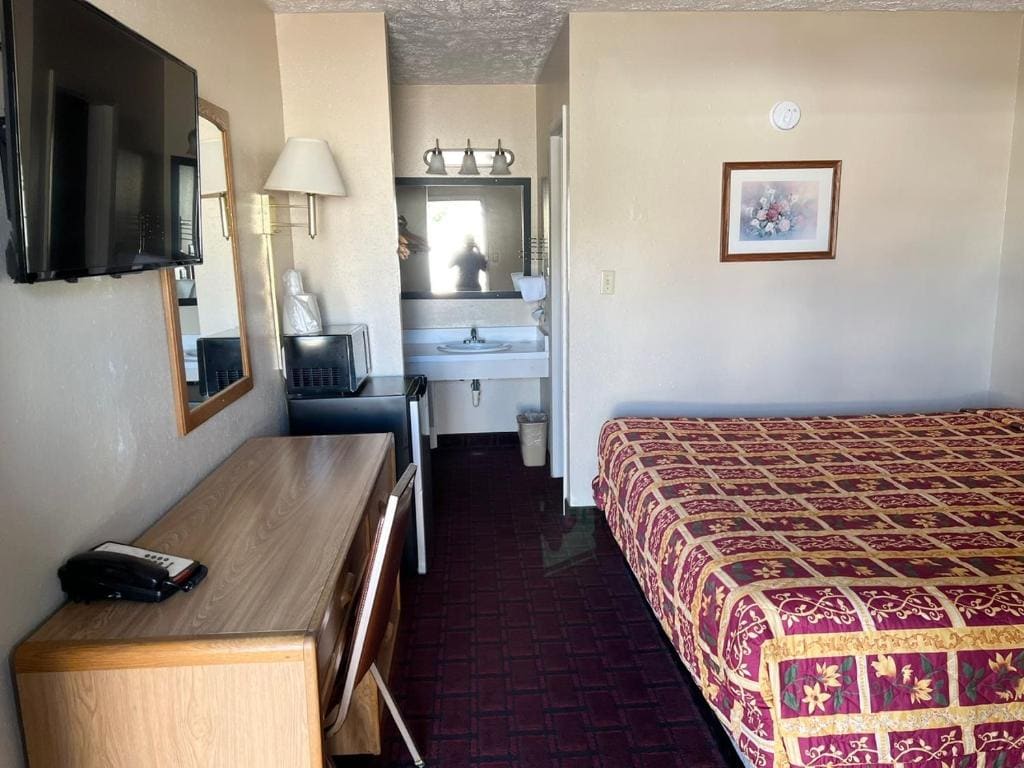 Queen Room room - Image 2