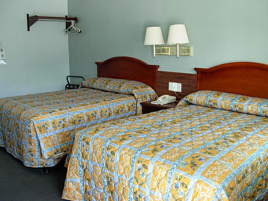 Double Room with Two Double Beds - Smoking room - Image 1