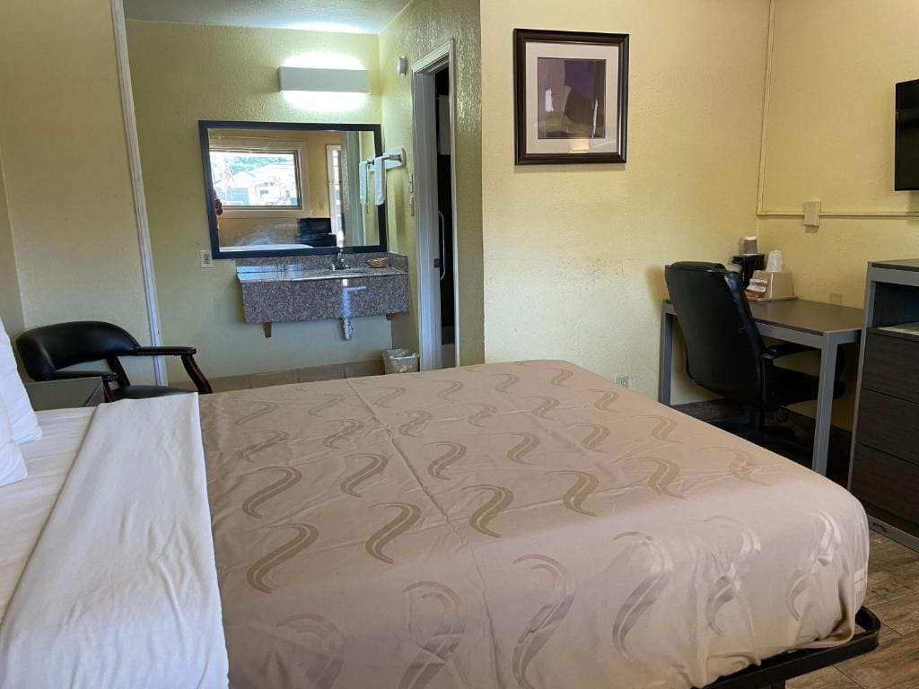 Queen Room room - Image 3