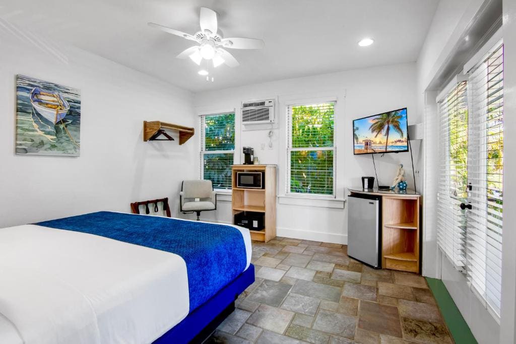 Porch Swing Island Room room - Image 2