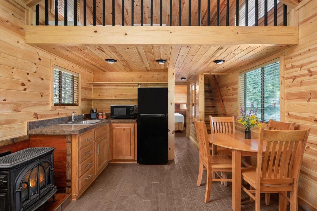 Family Room with Mountain View room - Image 1
