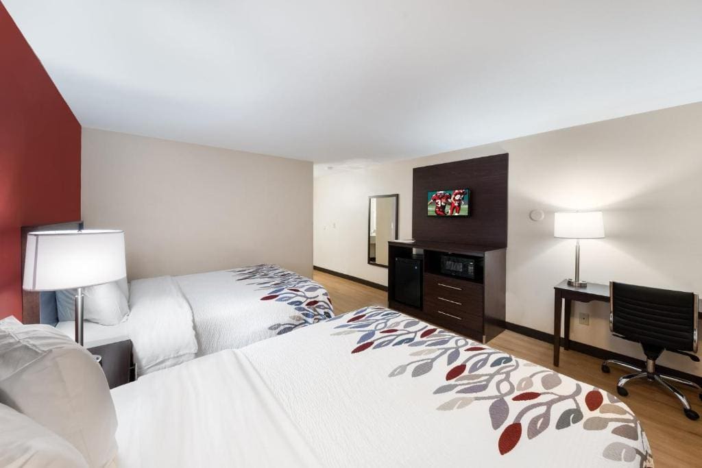 Deluxe Room with Two Double Beds Non-Smoking room - Image 1