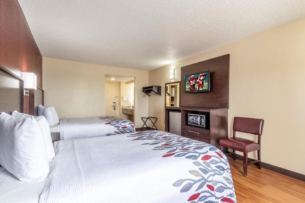 Deluxe Room with Two Double Beds Non-Smoking room - Image 3