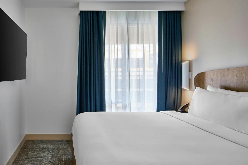 One-Bedroom Executive King Suite with Sofa Bed room - Image 1