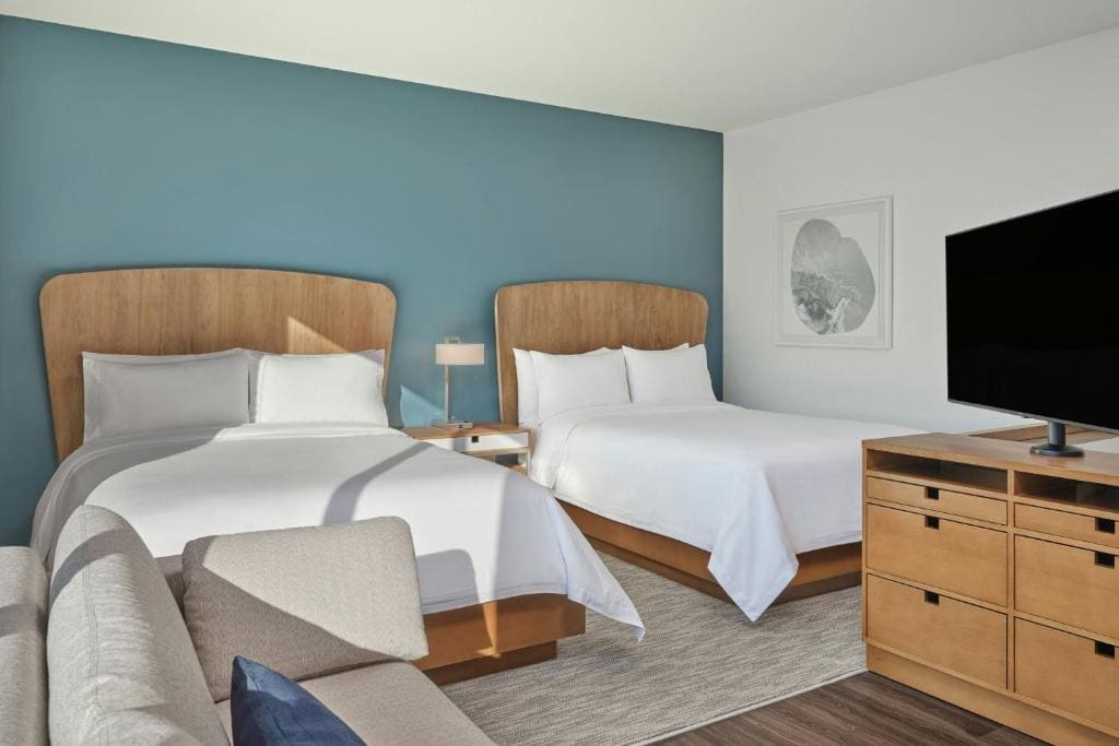 Studio Queen Room - Mobility Accessible with Roll-In Shower room - Image 1