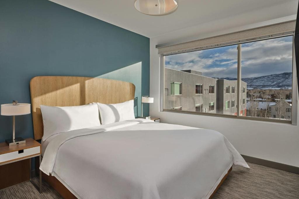 One-Bedroom King Suite with Sofa Bed room - Image 1