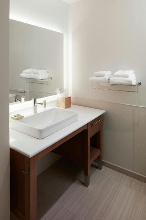 Standard King Room room - Image 3