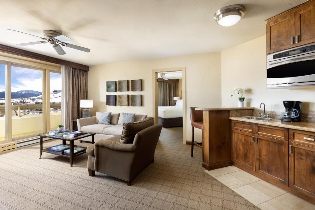 Valley View One Bedroom Suite room - Image 2