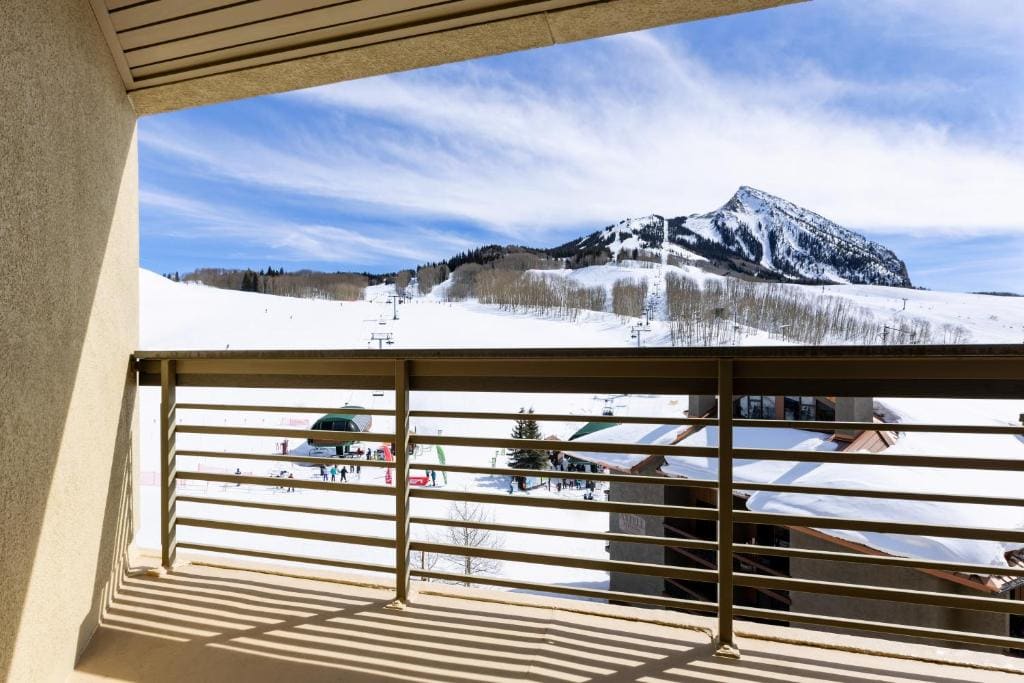 Slopeside View Junior Suite room - Image 2