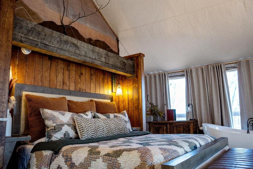 King Room with Mountain View room - Image 2