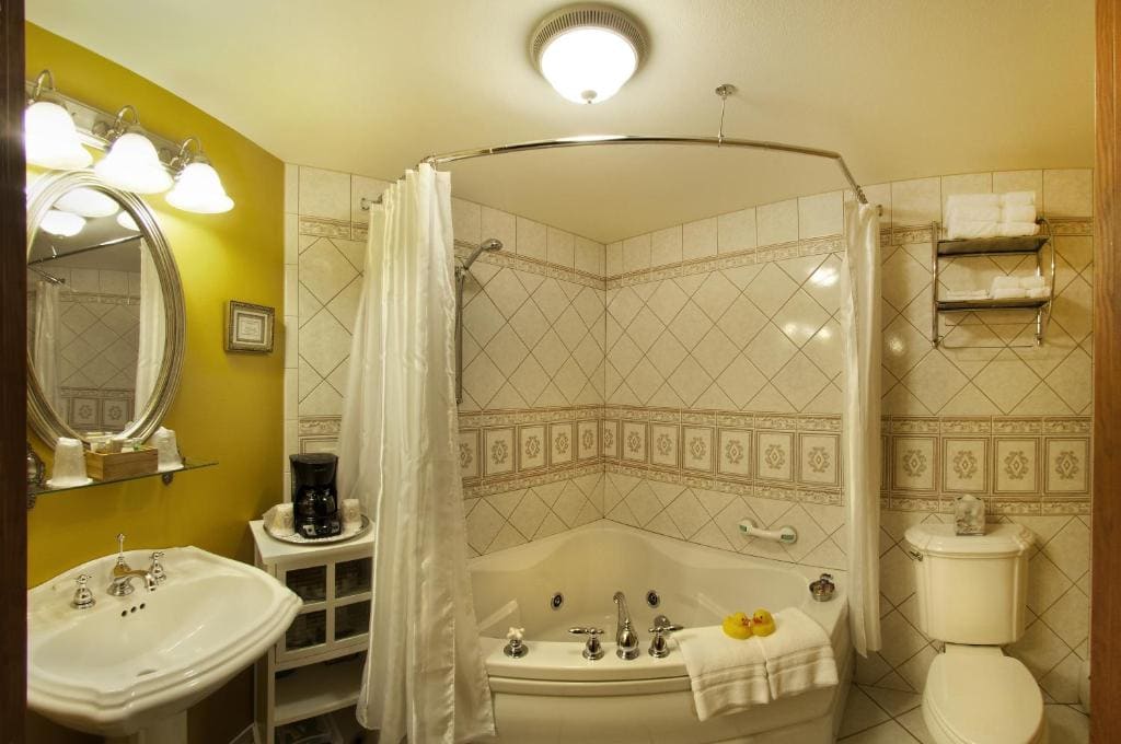 King Suite room - Image 2