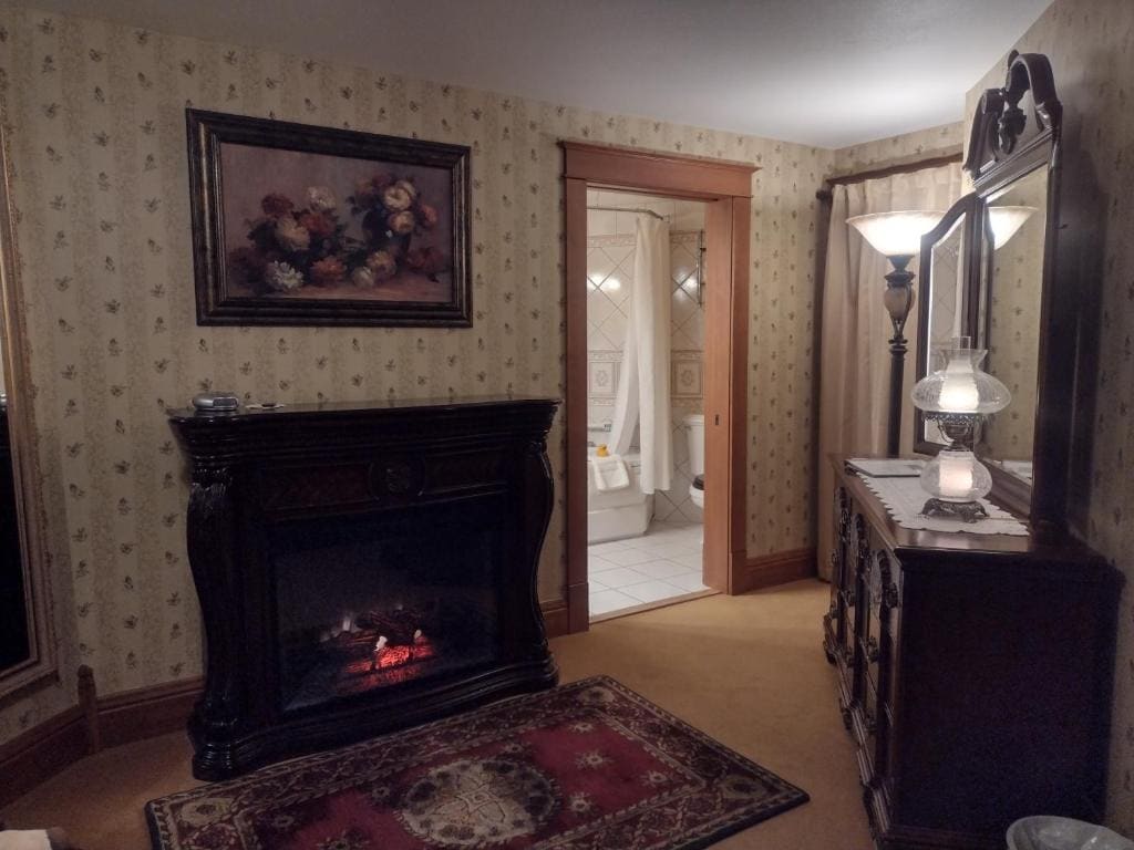 King Suite room - Image 3
