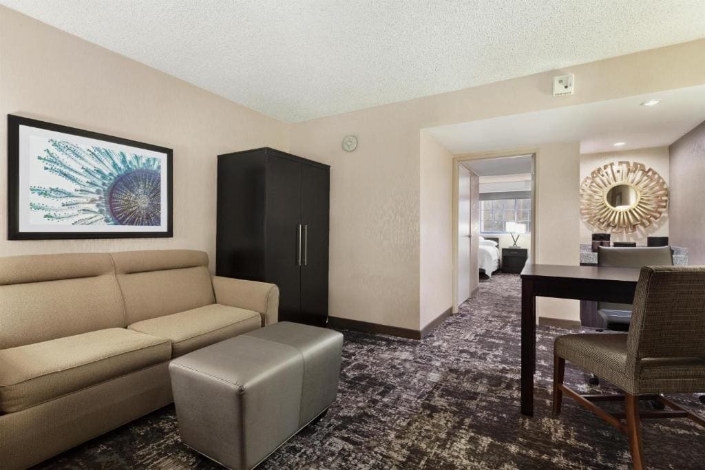 Queen Suite with Two Queen Beds - Mobility and Hearing Access room - Image 1