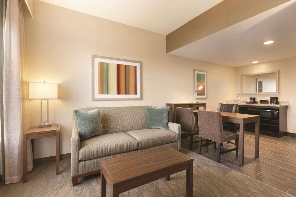 King Studio Suite room - Image 3