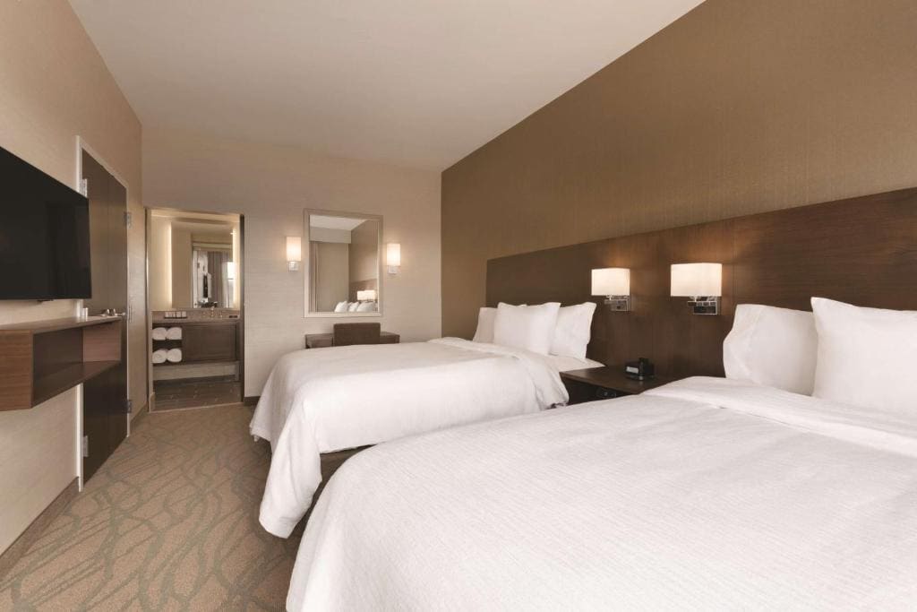 Two-Room Queen Suite with Two Queen Beds room - Image 1
