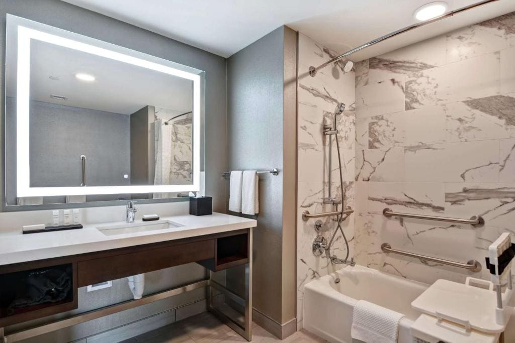 King Studio Suite - Mobility Access room - Image 1