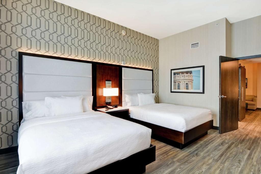 Room room - Image 3