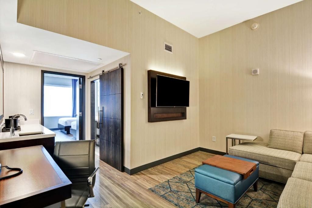 Room room - Image 2