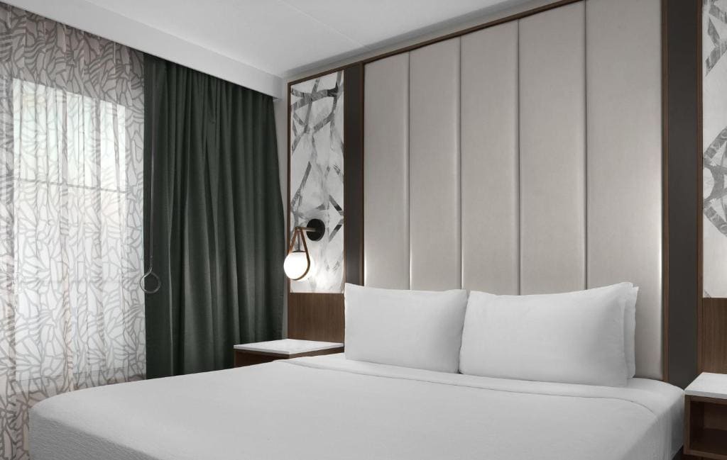 Two-Room King Suite - Non-Smoking room - Image 1