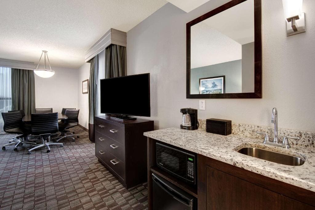 Executive King Suite - South Wing room - Image 2