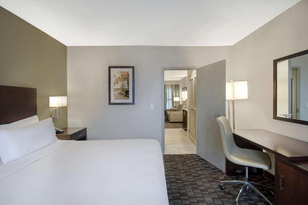 King Suite - Non-Smoking room - Image 1