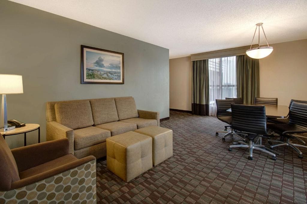 Executive King Suite - South Wing room - Image 1