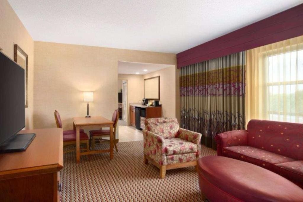 Corner Suite room - Image 2