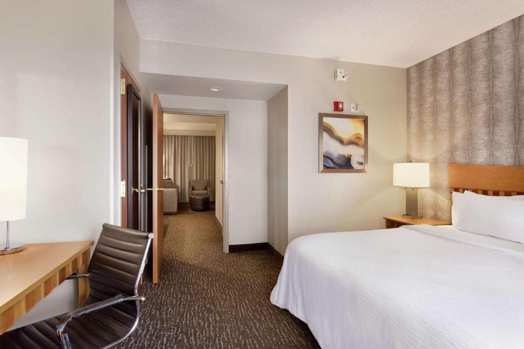 Corner Suite room - Image 1