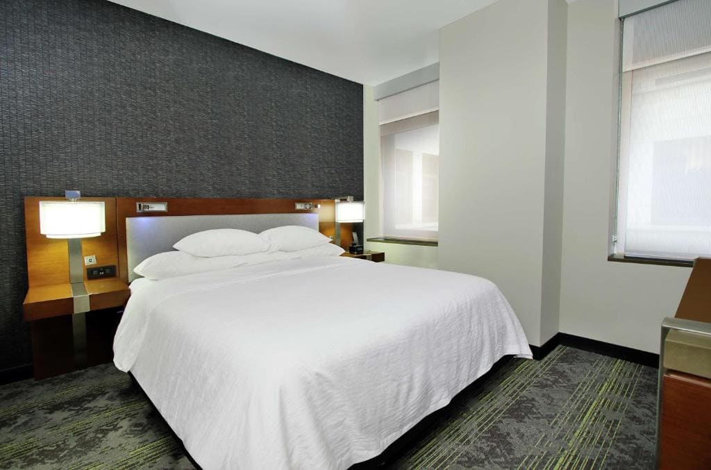 Two-Bedroom Suite with Two King Beds room - Image 1