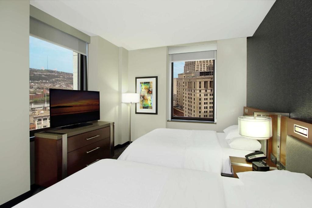 One-Bedroom King Suite room - Image 1