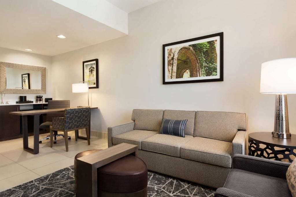 King Suite room - Image 2