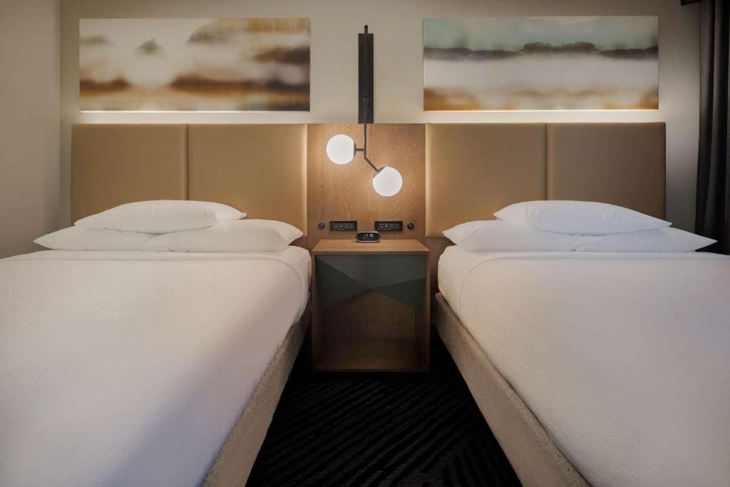 Queen Suite with Two Queen Beds room - Image 2
