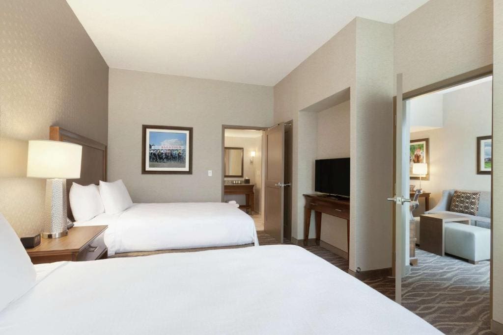 Two-Room Queen Suite with Two Queen Beds room - Image 1