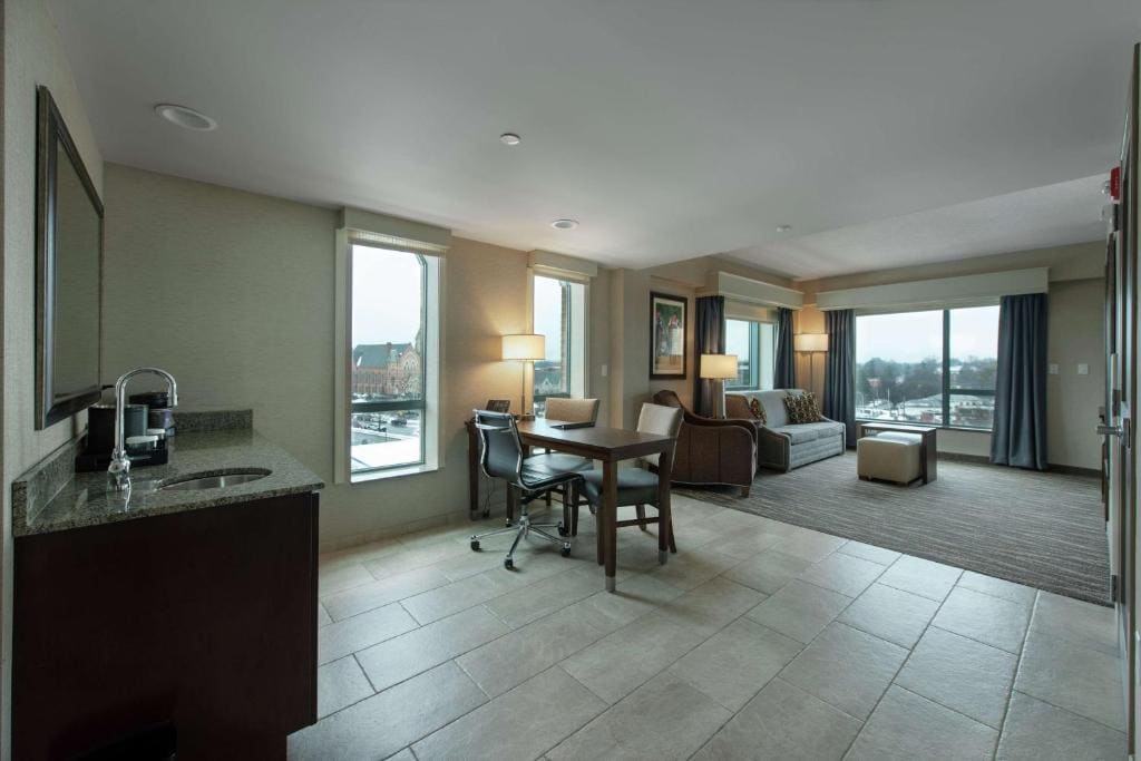 Queen Room with Two Queen Beds Accessible with Bathtub room - Image 1