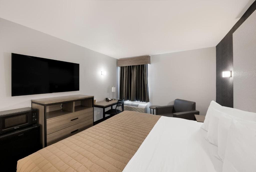 Deluxe King Room room - Image 1