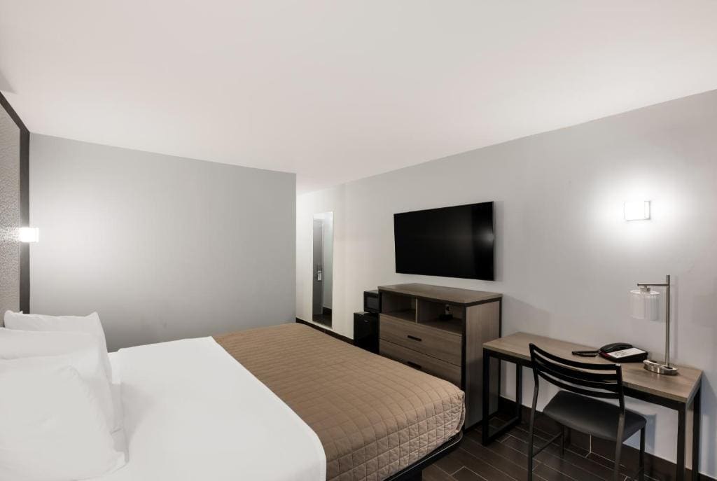 Deluxe King Room room - Image 3