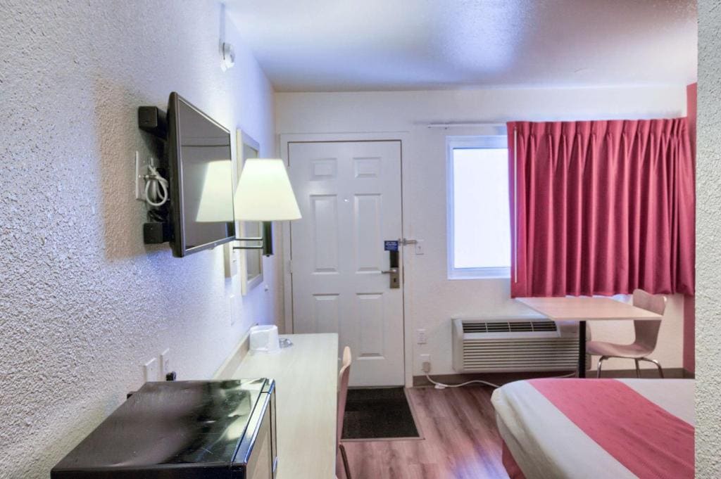 Double Room - Disability Access - Roll In Shower room - Image 3