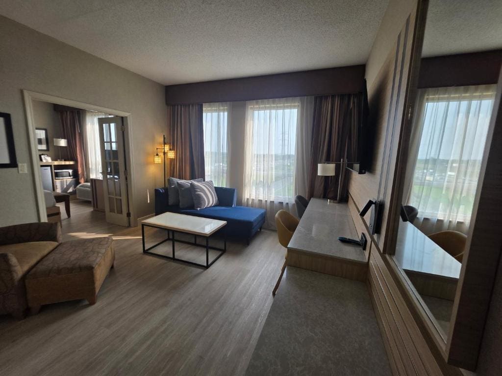 Executive Suite room - Image 1