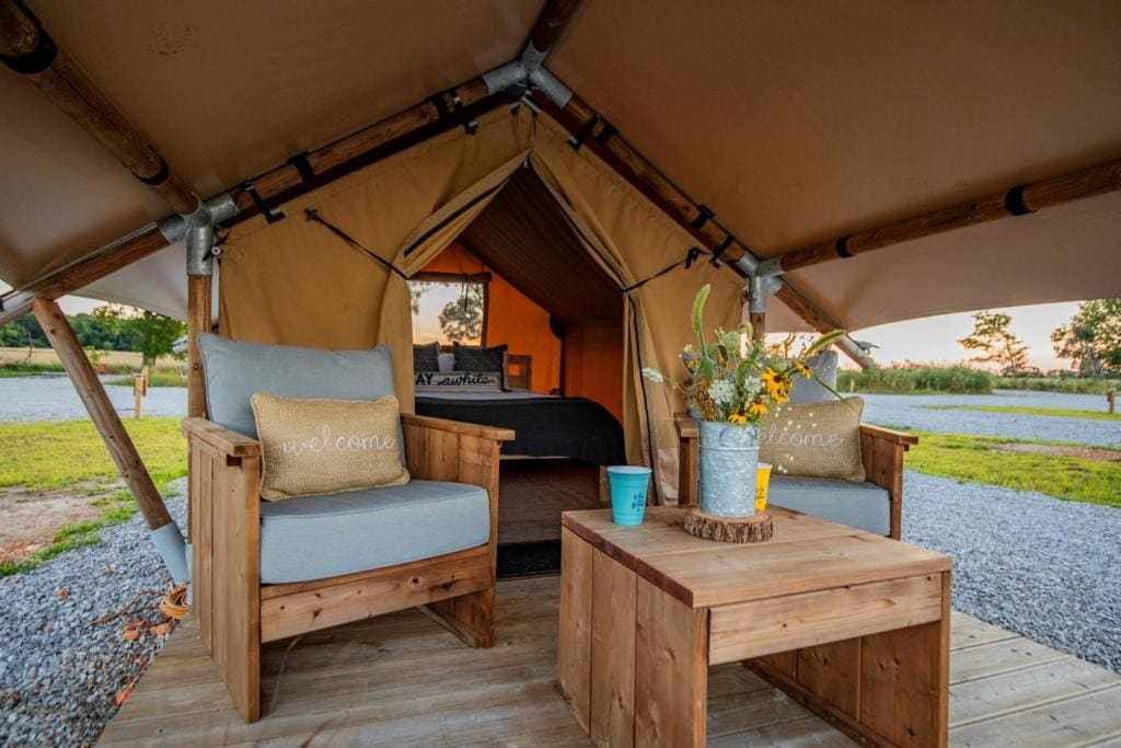 Tent room - Image 2